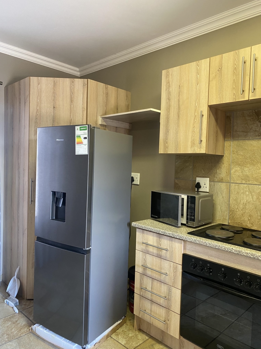 2 Bedroom Property for Sale in Gateway Manor North West